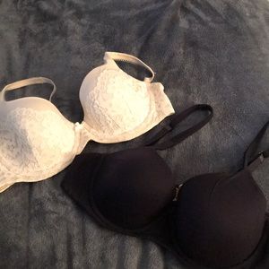 6 Victoria’s Secret Bras
